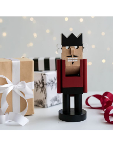 WOODEN NUTCRACKER KING