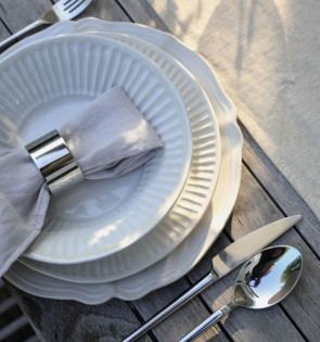 SMALL STONEWARE YOLANDA PLATE 2