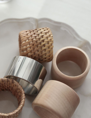 4 PACK STAINLESS STEEL NAPKIN RINGS