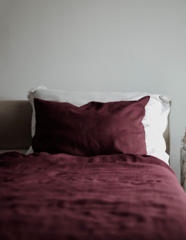 DARK RUBY LINEN PILLOWCASE