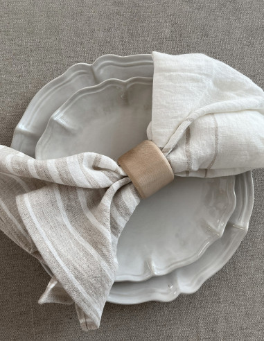 STONEWARE JUDITH DINNER PLATE