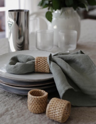PREMIUM LINEN NAPKINS - OLIVE GREEN PREMIUM LINEN NAPKINS - OLIVE GREEN
