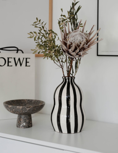 TERRACOTTA VASE IN BLACK