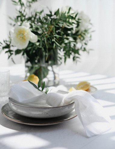 PREMIUM LINEN NAPKINS - PURE WHITE PREMIUM LINEN NAPKINS - PURE WHITE